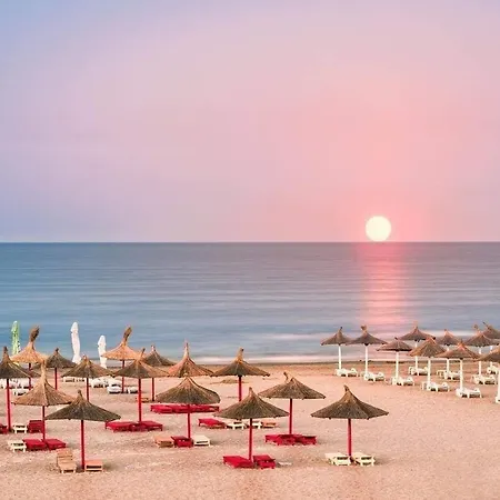 Apartament 3 Mamaia N La Plaja Kazeboo